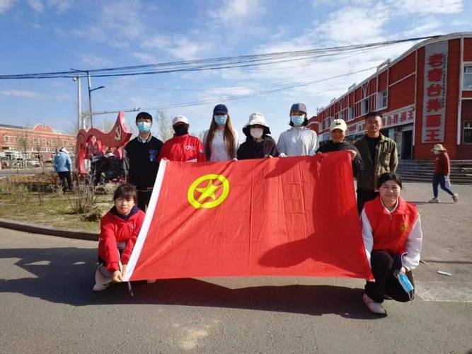 青春的印記,信仰的傳承 我與團旗合個影